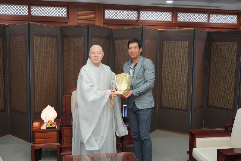 2016.08.08_동국대학교 야구감독 이건열 예방2